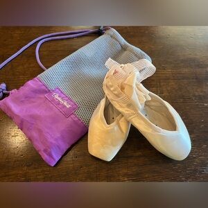 Russian Pointe Encores, Never Used, Pre-Sown, with mesh storage bag